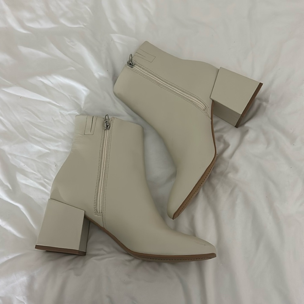 Dolce vita brand new booties